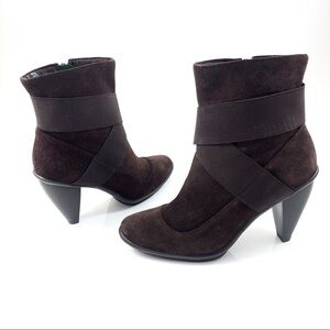 LIBBY EDELMAN brown suede futuristic ankle boots